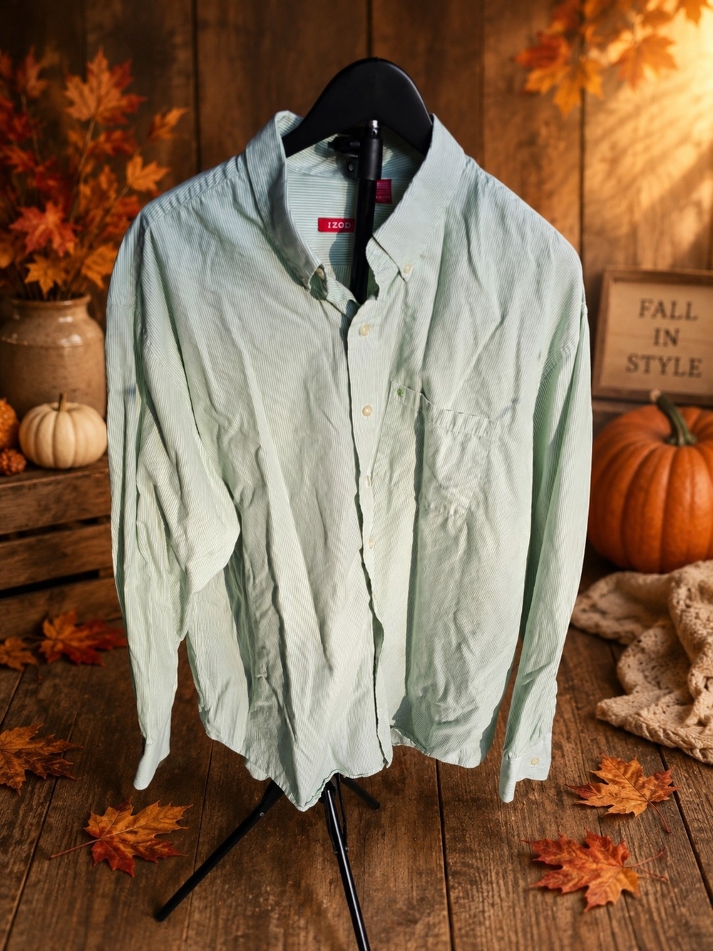 Izod Men's Pale Mint Green Button-Down Shirt